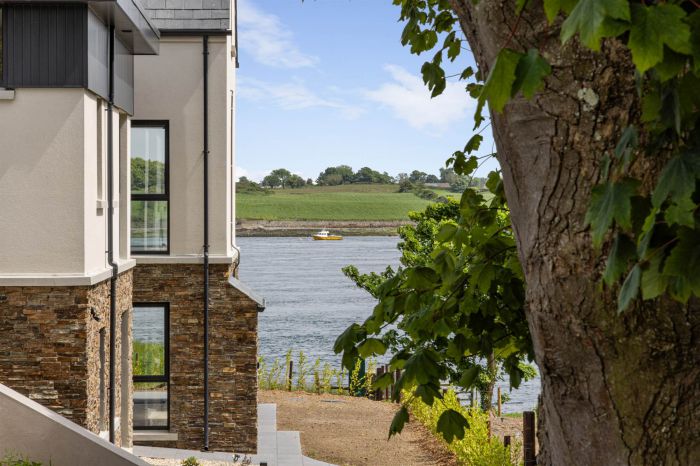 Coastguard Apartments, 2 Ferry Quarter