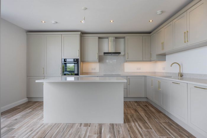 Coastguard Apartments, 2 Ferry Quarter