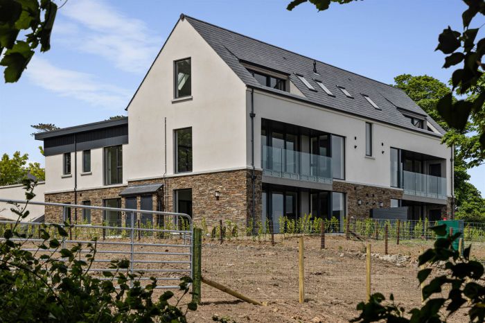 Coastguard Apartments, 4 Ferry Quarter
