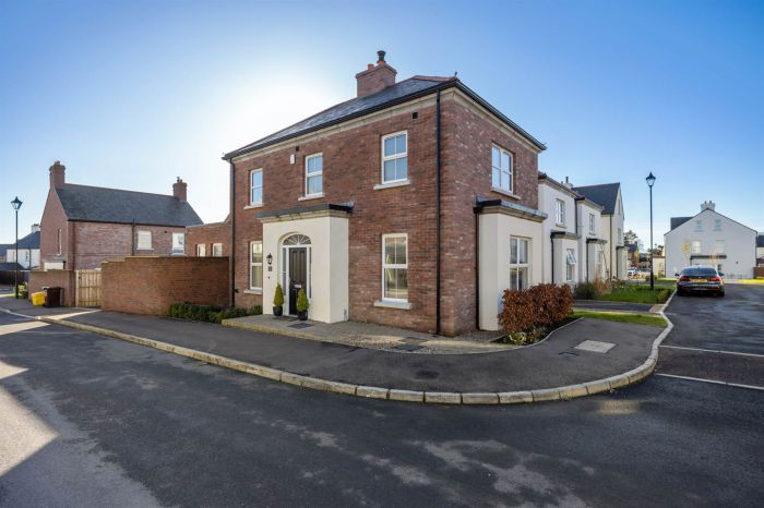 2 Hartley Hall Avenue, Greenisland, Carrickfergus, BT38 8BA