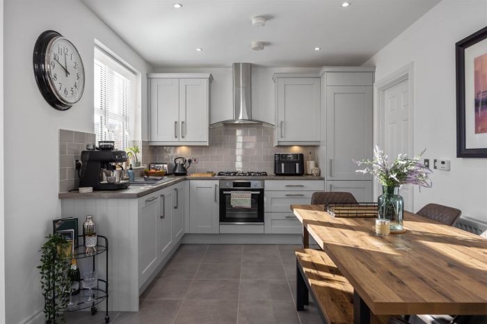 2 Hartley Hall Avenue