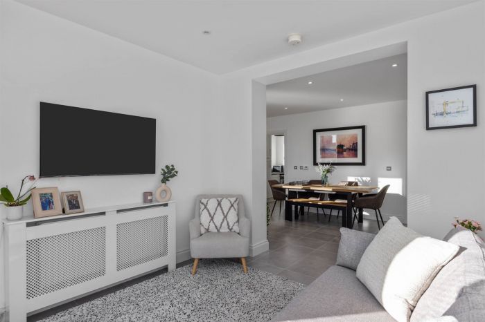 2 Hartley Hall Avenue