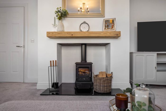 2 Hartley Hall Avenue