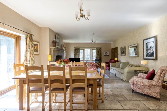 Ashtree House, 35 Edenticullo Road