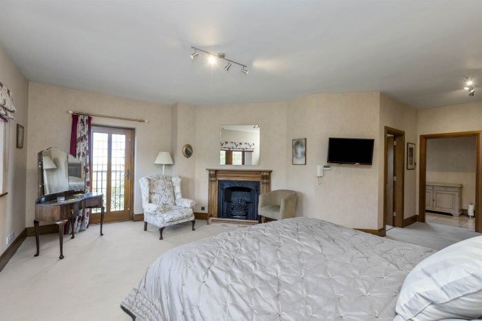 Ashtree House, 35 Edenticullo Road