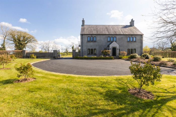 Ashtree House, 35 Edenticullo Road