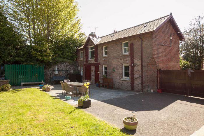 84 & 84A Church Street