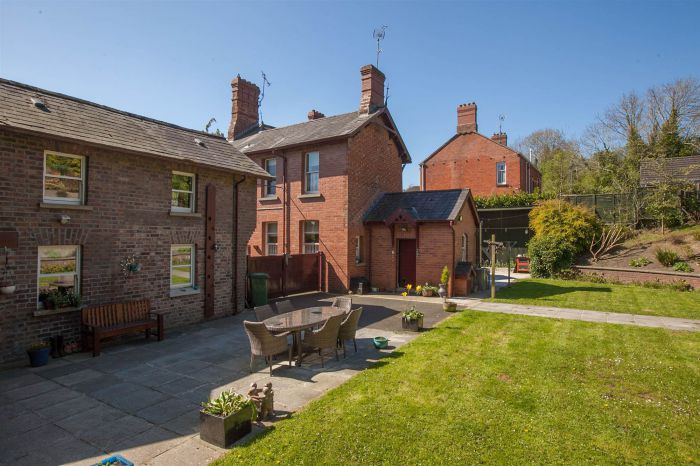 84 & 84A Church Street