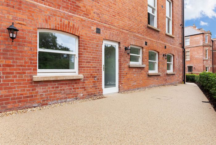 8 Lady Ishbel Boulevard, Admin House