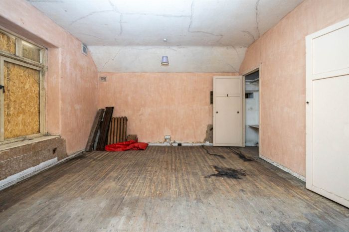 1 Upper Knockbreda Road