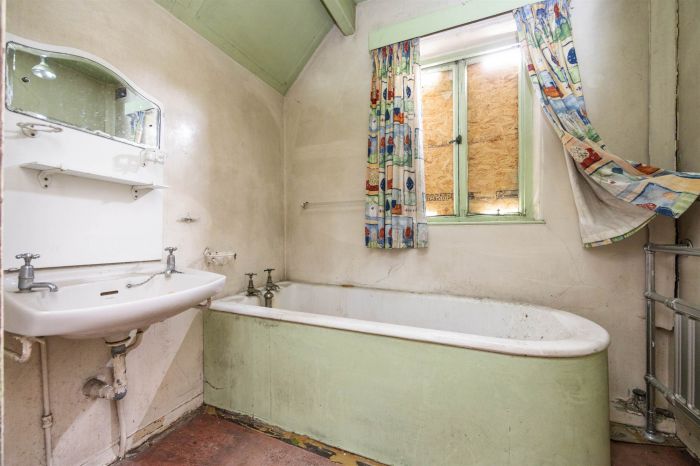 1 Upper Knockbreda Road