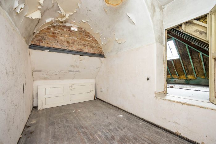 1 Upper Knockbreda Road