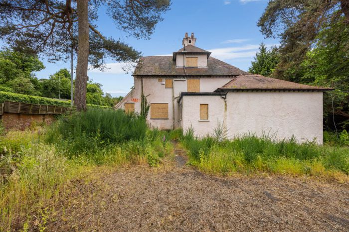 1 Upper Knockbreda Road