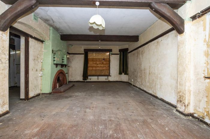 1 Upper Knockbreda Road