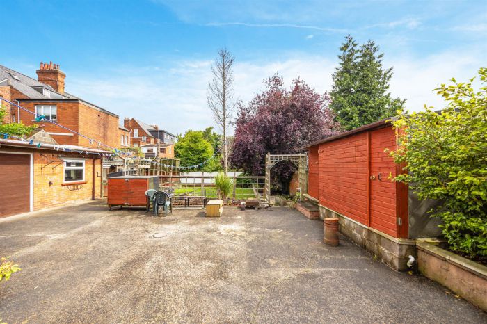 81 Cliftonville Road