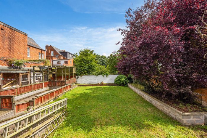 81 Cliftonville Road