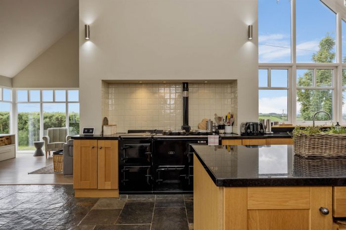 77 Carricknadarriff Road