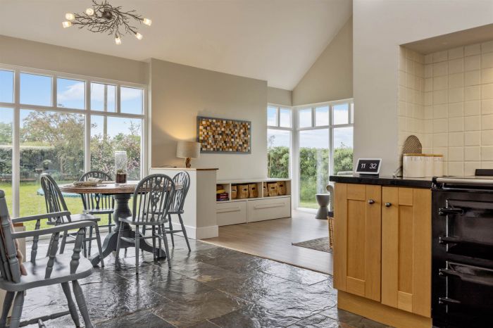 77 Carricknadarriff Road