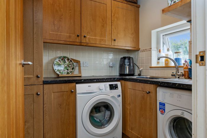 77 Carricknadarriff Road