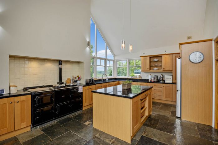 77 Carricknadarriff Road