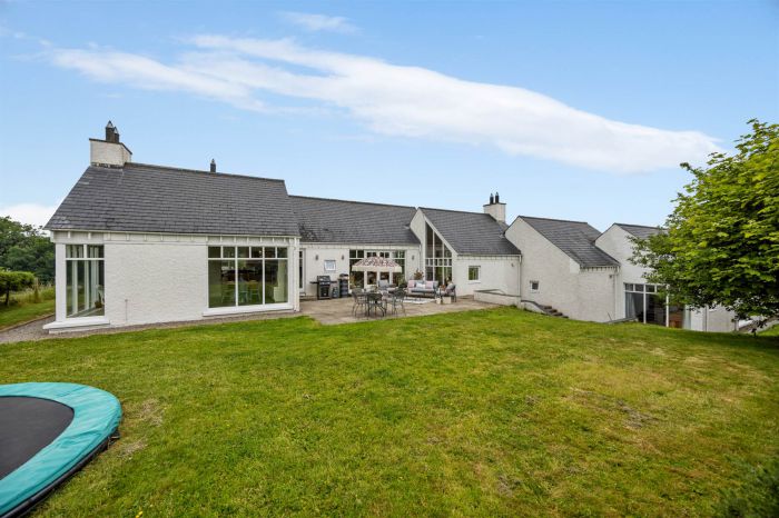 77 Carricknadarriff Road