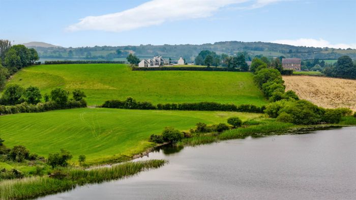 77 Carricknadarriff Road