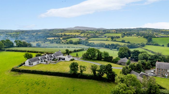 77 Carricknadarriff Road