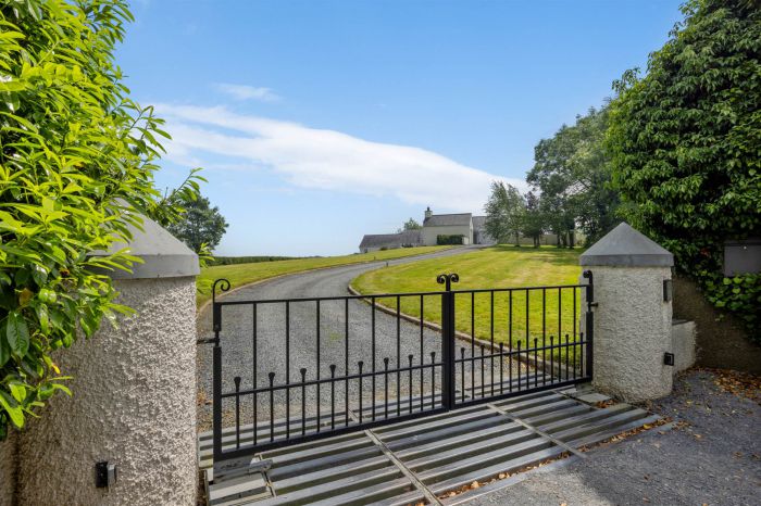 77 Carricknadarriff Road