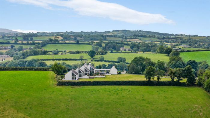 77 Carricknadarriff Road