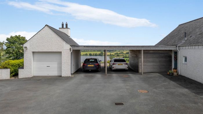 77 Carricknadarriff Road