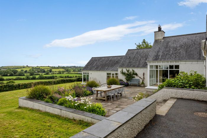 77 Carricknadarriff Road