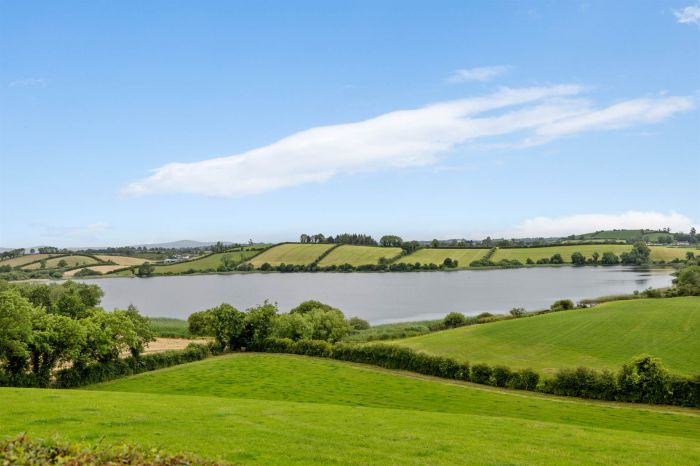 77 Carricknadarriff Road