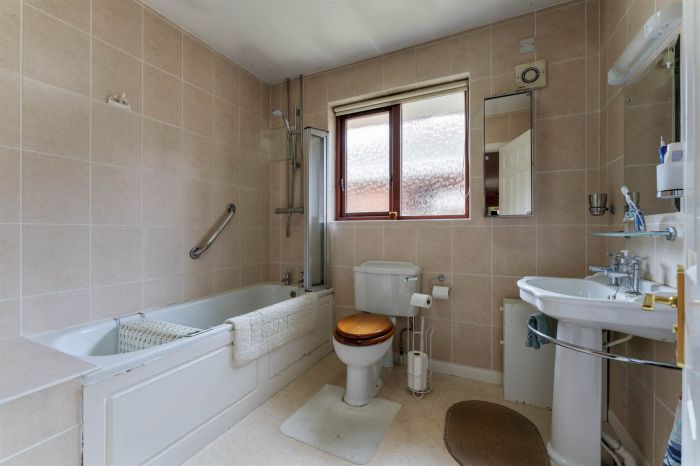 28 Knightsbridge Manor