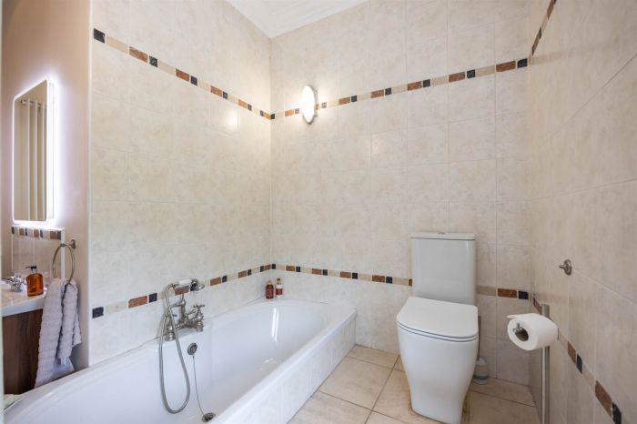 Dundarave, 53 Malone Park