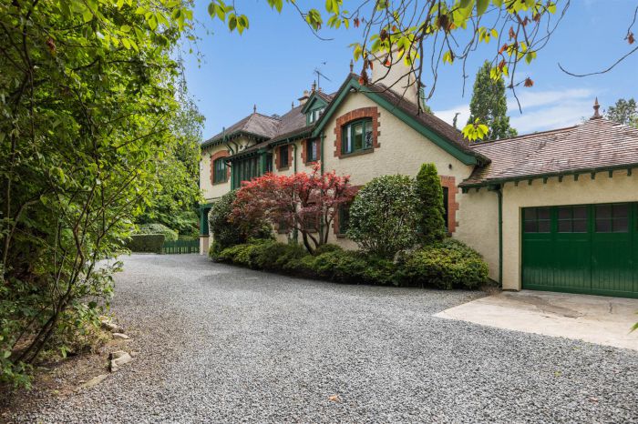 Dundarave, 53 Malone Park