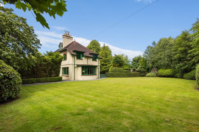 Dundarave, 53 Malone Park