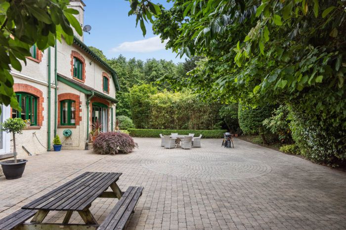 Dundarave, 53 Malone Park