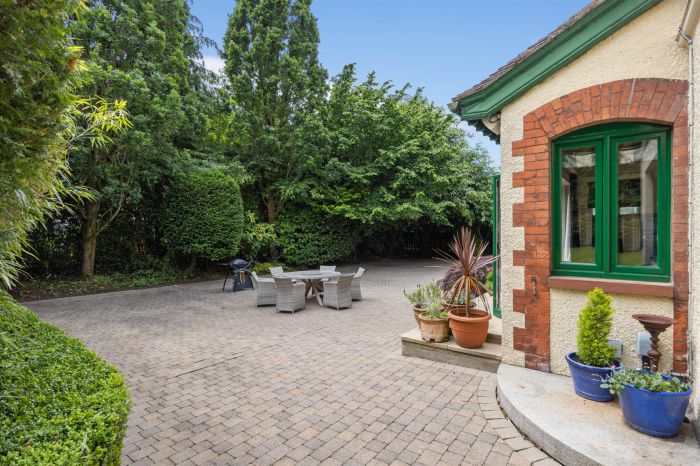 Dundarave, 53 Malone Park