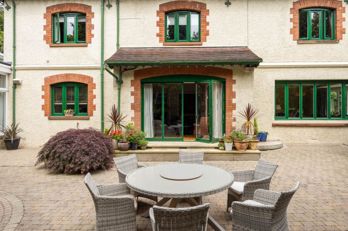 Dundarave, 53 Malone Park