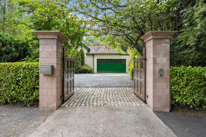 Dundarave, 53 Malone Park