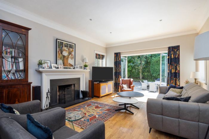 Dundarave, 53 Malone Park