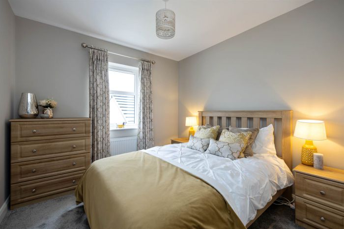 Cotton, 42 Rushfield Place