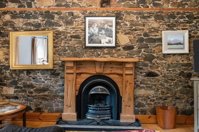 The Coach House, 13A Main Street