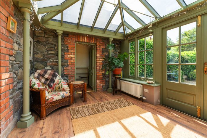 The Coach House, 13A Main Street