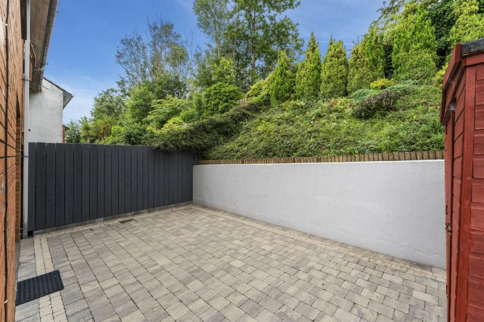 56 Upper Malone Gardens