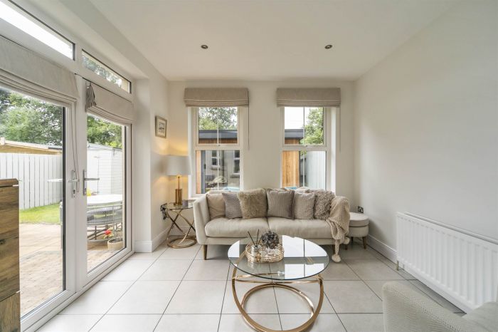 22 Hartley Hall Crescent