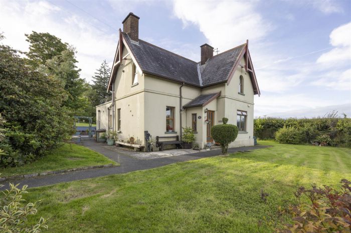 Brangtang Lodge, 180 Woodburn Road