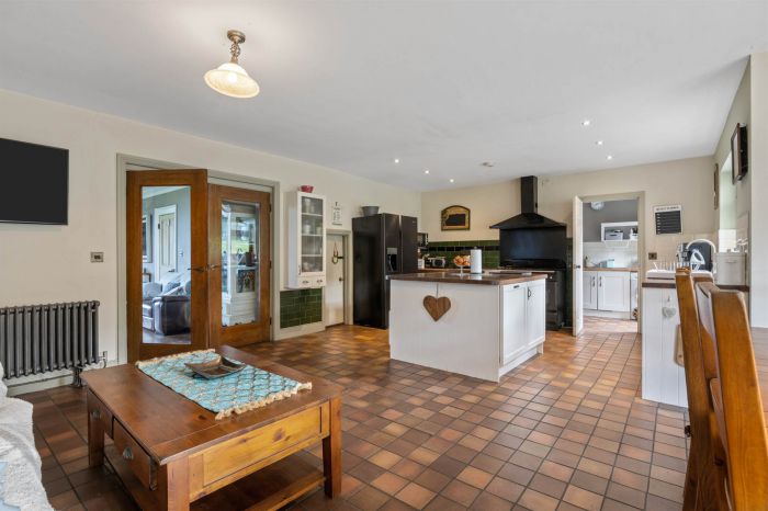 Brangtang Lodge, 180 Woodburn Road