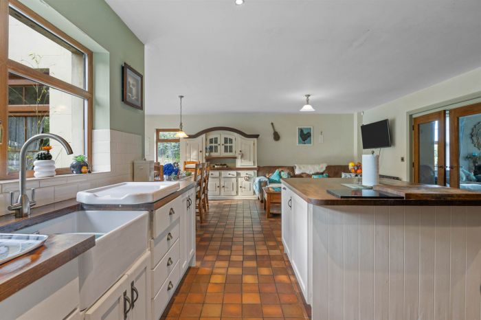 Brangtang Lodge, 180 Woodburn Road