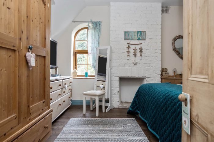 Brangtang Lodge, 180 Woodburn Road